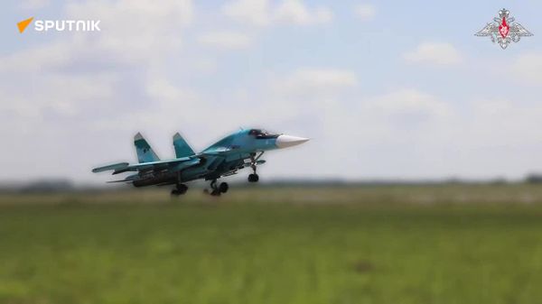 Su-34 Destroys Ukrainian UAV Launch Site Along With Enemy Manpower - Sputnik Africa