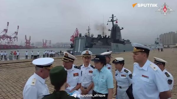 Les navires militaires russe et chinois lancent une patrouille conjointe après les exercices navals – Défense russe - Sputnik Afrique