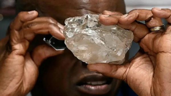 Un 10e diamant de plus de 1 - Sputnik Afrique