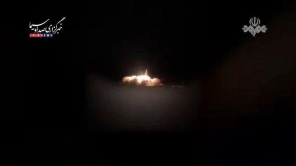 La nouvelle escalade Iran-USA: Téhéran a tiré des missiles balistiques sur des bases américaines à Bahreïn - les médias - Sputnik Afrique
