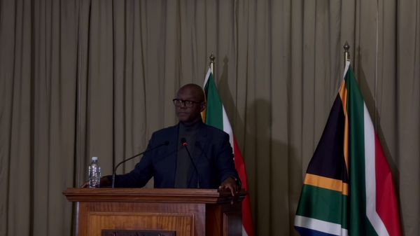 Zim President's & Parliament's Terms Extended: SA's Interest is Its Neighbors' Stability - Sputnik Africa