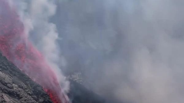 En Italie, l'Etna crache d'impressionnantes coulées de lave - Sputnik Afrique