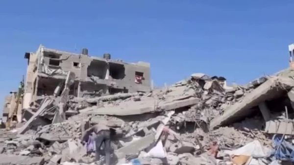 Frappes sur Gaza: immeubles gravement endommagés le 18 juillet à Deir el-Balah - Sputnik Afrique