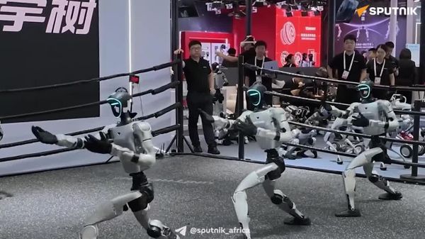 WAIC 2026: Robots Paint, Play Football, and Steal the Show at Shanghai AI Conference - Sputnik Africa
