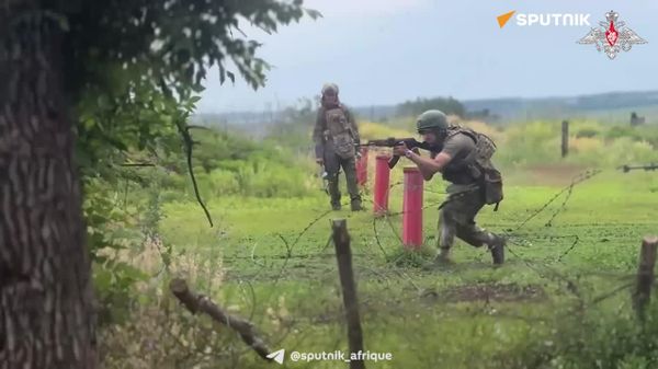 Des commandos russes s'entraînent dans la zone arrière de l'opération spéciale - Sputnik Afrique
