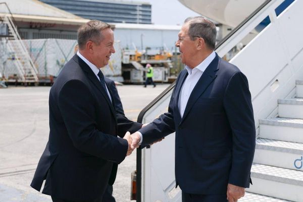 Russian Foreign Minister Sergey Lavrov has touched down in Manila for the ASEAN summit, with regional security and economic cooperation expected to top the agenda - Sputnik Africa
