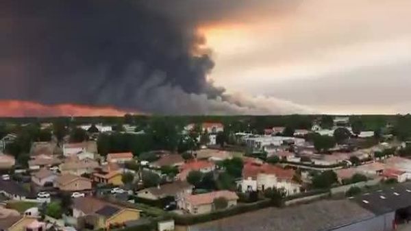 Over 141,000 Evacuated as Wildfires Rage in Southern France - Sputnik Africa