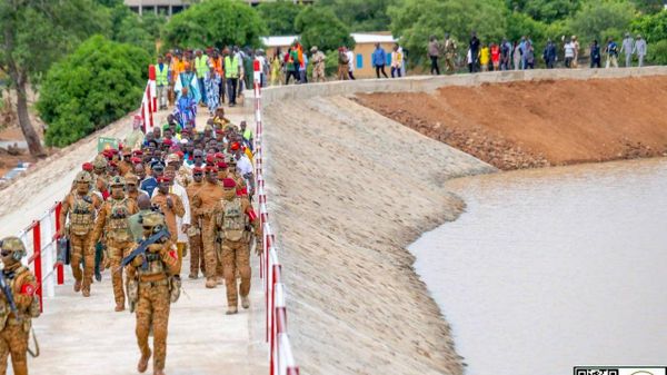 Le capitaine Ibrahim Traoré inaugure le très attendu barrage de Pô Kapro - Sputnik Afrique