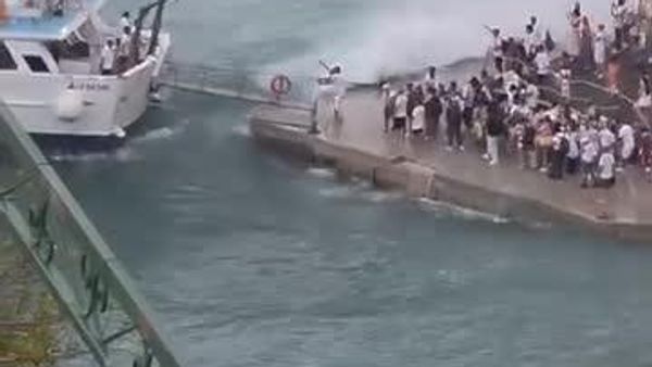 Quand le scirocco transforme l’accostage en manège aquatique - Sputnik Afrique