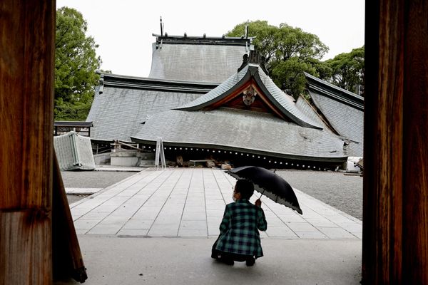 Un temple endommagé par un puissant tremblement de terre sur l'île japonaise de Kyushu - Sputnik Afrique
