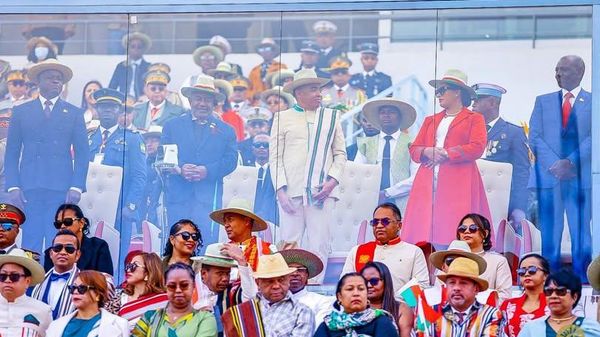 À Madagascar, premier jour où le port de la tenue traditionnelle est obligatoire pour les fonctionnaires - Sputnik Afrique
