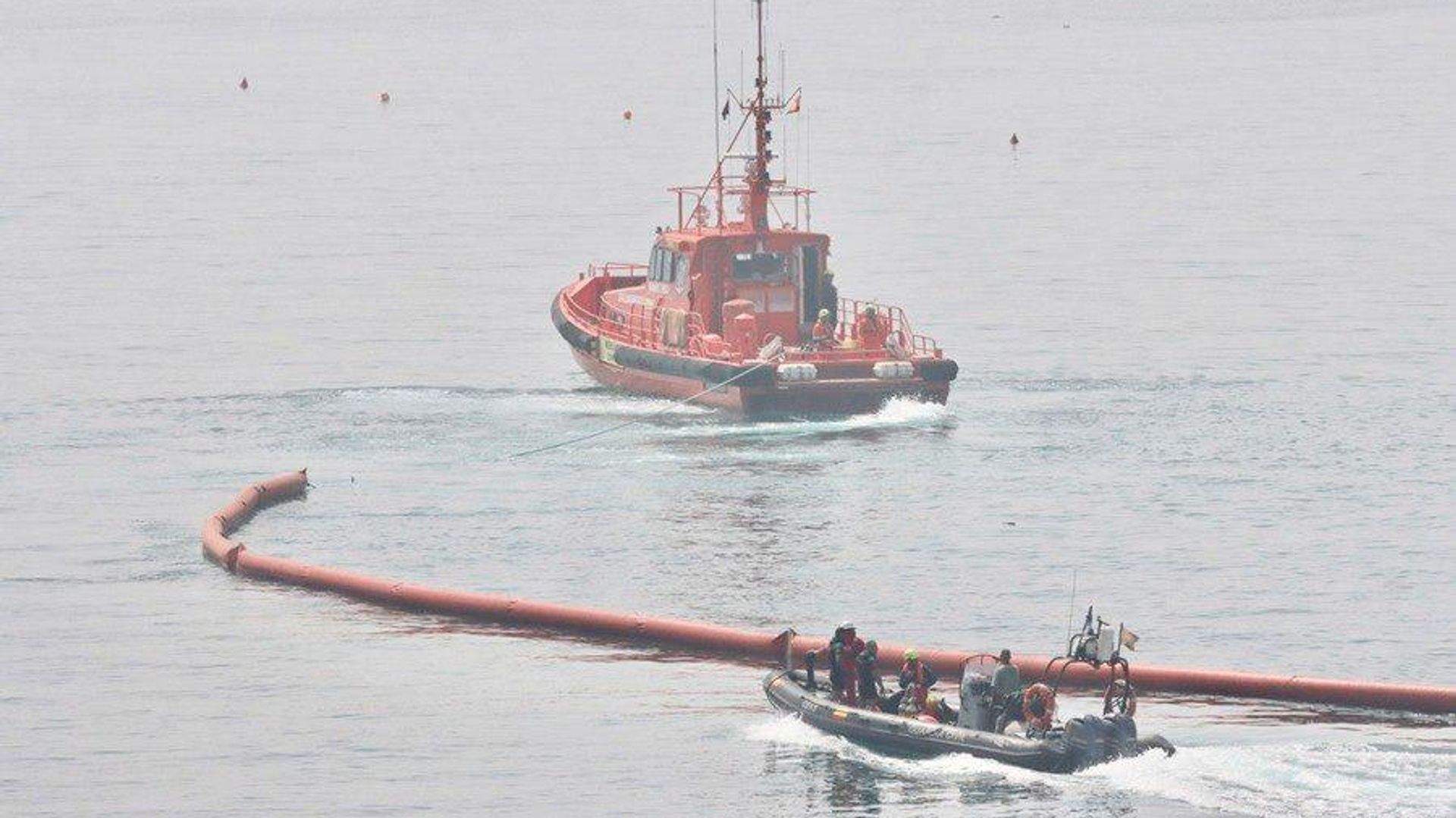 Crise migratoire à Ceuta: l'Espagne installe une barrière pneumatique près de la digue Crise migratoire à Ceuta: l'Espagne installe une barrière pneumatique près de la digue - Sputnik Afrique, 1920, 01.08.2026