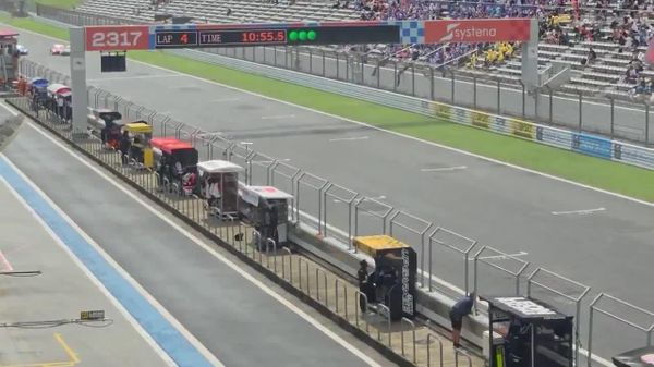 Accident spectaculaire au Super GT: un bolide s'envole dans les airs - Sputnik Afrique
