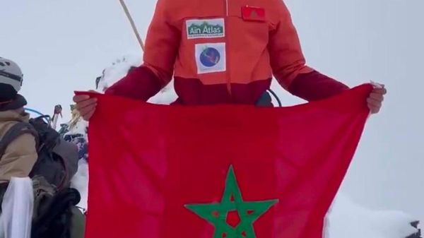 Un adolescent déclare devenir le plus jeune alpiniste marocain, africain et arabe à avoir gravi un sommet de plus de 6 - Sputnik Afrique