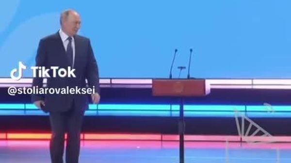 Je fais une passe avec le Président: des vidéos avec Poutine jouant au football envahissent le Net - Sputnik Afrique