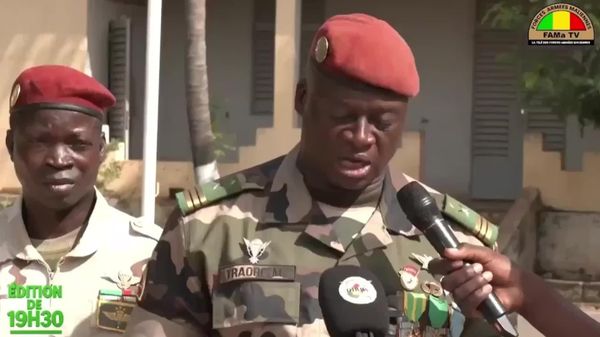 Au Mali, 87 stagiaires parachutistes prêts à servir dans les unités aéroportées - armée - Sputnik Afrique