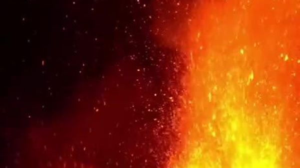 Night of Fire on Italy's Etna: 7,300 Meters of Lava Fountains Erupt From Voragine Crater - Sputnik Africa