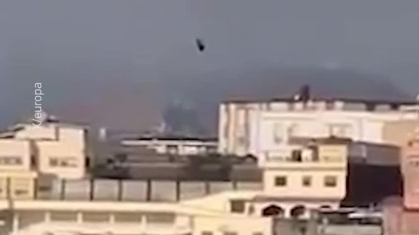 ▶ Un migrant marocain a tenté de rejoindre Ceuta en parapente, mais a perdu le contrôle de son appareil et est tombé à l'eau - Sputnik Afrique