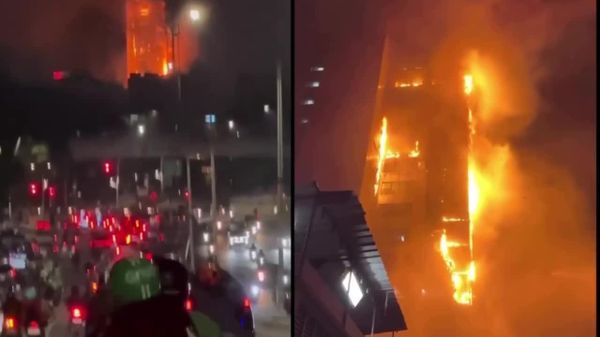 Massive Blaze Erupts at Building in Indonesia, Smoke & Flames Visible Far Away - Sputnik Africa