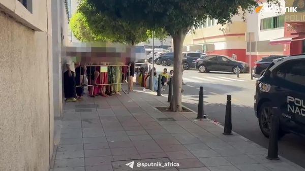 'We’re Still Sleeping on Street': Moroccan Migrants on Situation in Ceuta - Sputnik Africa