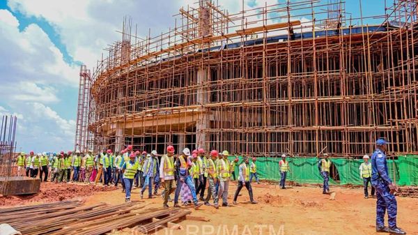 Modernisation de l'aéroport de Bobo-Dioulasso: les travaux avancent avec plus de 500 ouvriers mobilisés - Sputnik Afrique