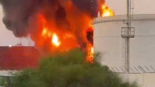Drone Strikes Diesel Tank at Libyan Refinery, Sparking Fire - Sputnik Africa