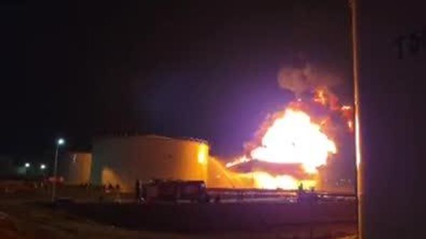 Sputnik Obtains Footage of Firefighters Battling Blaze at Libya's Zawiya Refinery - Sputnik Africa