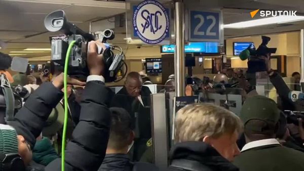Ramaphosa Personally Observes New Electronic Travel Authorization System in Action at OR Tambo: Sputnik Africa Correspondent - Sputnik Africa