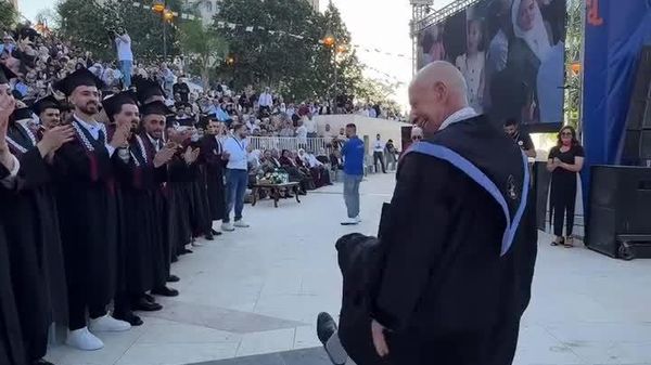 This Palestinian Professor's Graduation Dance With Students Will Make Your Day - Sputnik Africa