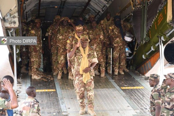 🪖Au Mali, les 82 militaires libérés sont arrivés à Bamako - armée 🪖Au Mali, les 82 militaires libérés sont arrivés à Bamako - armée - Sputnik Afrique