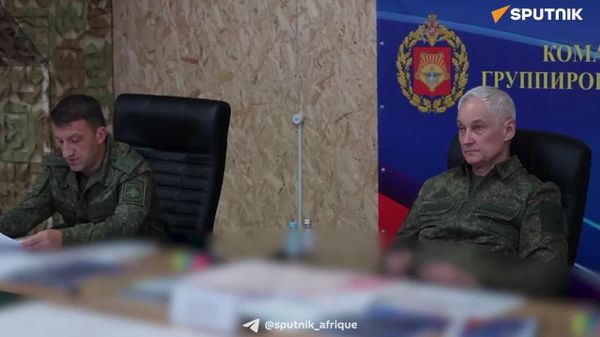 Le ministre russe de la Défense inspecte le groupement de troupes Est Le ministre russe de la Défense inspecte le groupement de troupes Est - Sputnik Afrique