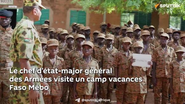Le chef d’état-major général des Armées visite un camp vacances Faso Mêbo - gouvernement - Sputnik Afrique