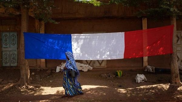 L'ambassade de France à Bamako divise par trois le nombre de ses employés dès septembre – médias - Sputnik Afrique
