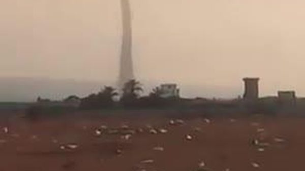 Libya Witnesses Twin Weather Phenomena Within 24 Hours: Waterspout & Dust Devil - Sputnik Africa