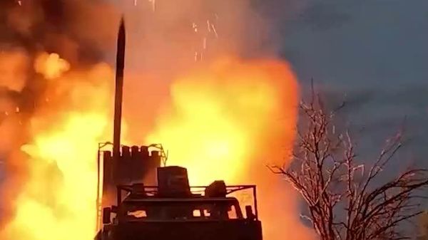 Russian Uragan MLRS Destroys Ukrainian Stronghold & UAV Command Post in DPR: MoD - Sputnik Africa