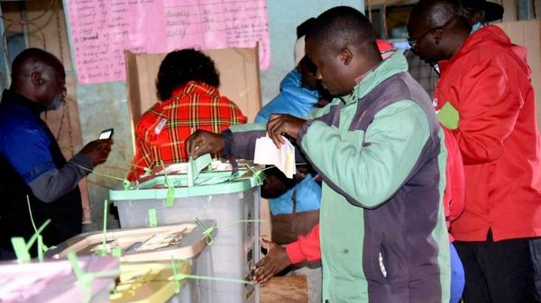 Le Kenya supprime l'obligation de diplôme universitaire des candidats à la présidentielle - Sputnik Afrique
