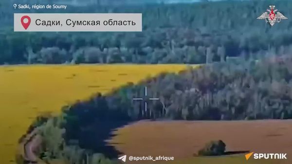 La Défense russe publie des images des combats pour deux villages dans la région de Soumy que l'armée vient de prendre sous son contrôle - Sputnik Afrique