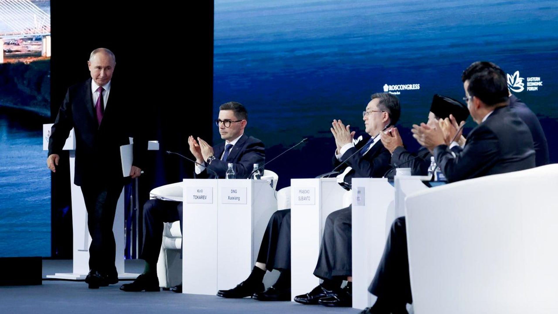 Le monde entier a les yeux rivés sur Moscou, pilier indispensable à l’équilibre économique mondial - ex-ministre libyen Le monde entier a les yeux rivés sur Moscou, pilier indispensable à l’équilibre économique mondial - ex-ministre libyen - Sputnik Afrique, 1920, 03.09.2026