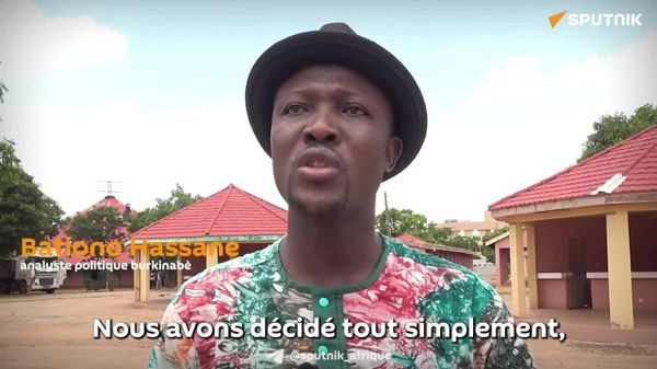 Parlement de l'AES: Nous sommes issus de la meilleure forme de démocratie, c'est-à-dire la révolution, où le peuple s'exprime aisément, estime un expert burkinabè - Sputnik Afrique