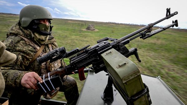 Russian Forces Encircle 1,700 Ukrainian Troops in Northern Kharkov: MoD
