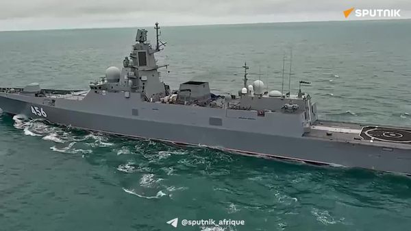 ▶ La frégate de la flotte du Nord, Amiral Golovko tire un missile de croisière Oniks sur une cible côtière située à plus de 300 kilomètres ▶ La frégate de la flotte du Nord, Amiral Golovko tire un missile de croisière Oniks sur une cible côtière située à plus de 300 kilomètres - Sputnik Afrique