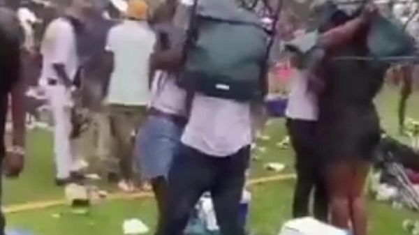 La pluie torrentielle est impuissante quand on veut faire la fête La pluie torrentielle est impuissante quand on veut faire la fête - Sputnik Afrique