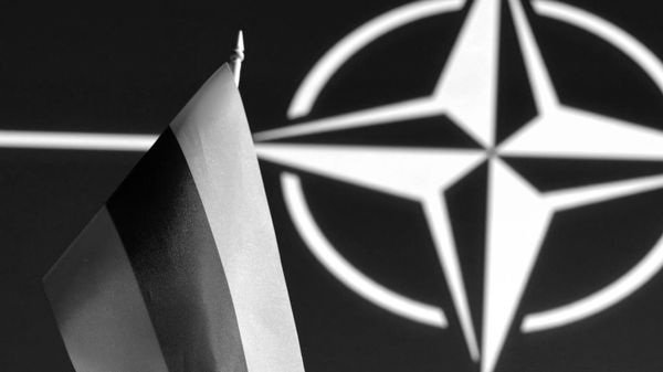 OTAN: Nos cerveaux sont le champ de bataille et l’arme nucléaire l’épée de Damoclès OTAN: Nos cerveaux sont le champ de bataille et l’arme nucléaire l’épée de Damoclès - Sputnik Afrique
