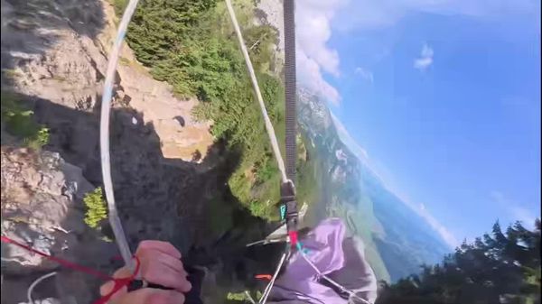 Warning: Vertigo May Occur — Watch This US Speed Flyer Skim Inches From the Ground - Sputnik Africa
