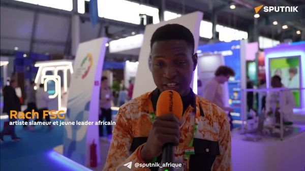 Du slam récité en exclu pour Sputnik Afrique au Festival de la Jeunesse en Russie - Sputnik Afrique