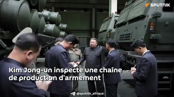 Kim Jong-un inspecte une chaîne de production d'armement - Sputnik Afrique