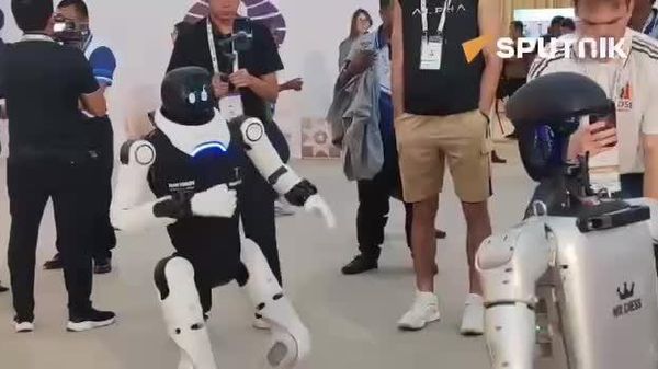 Des robots s’affrontent dans une battle de danse en Ouzbékistan - Sputnik Afrique