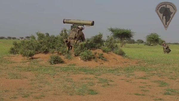 Entraînement intensif d'une équipe de missiles antichars de l'Africa Corps sur un terrain de tir au Mali - Sputnik Afrique
