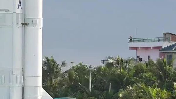 China's Long March-8A Rocket Goes Vertical in Stunning Transfer at Wenchang Launch Site - Sputnik Africa