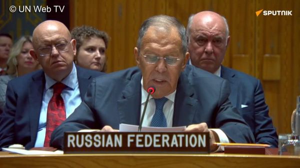 La Russie est prête à négocier un règlement durable en Ukraine, mais ne suspendra pas l'opération militaire spéciale pendant les pourparlers - Lavrov - Sputnik Afrique